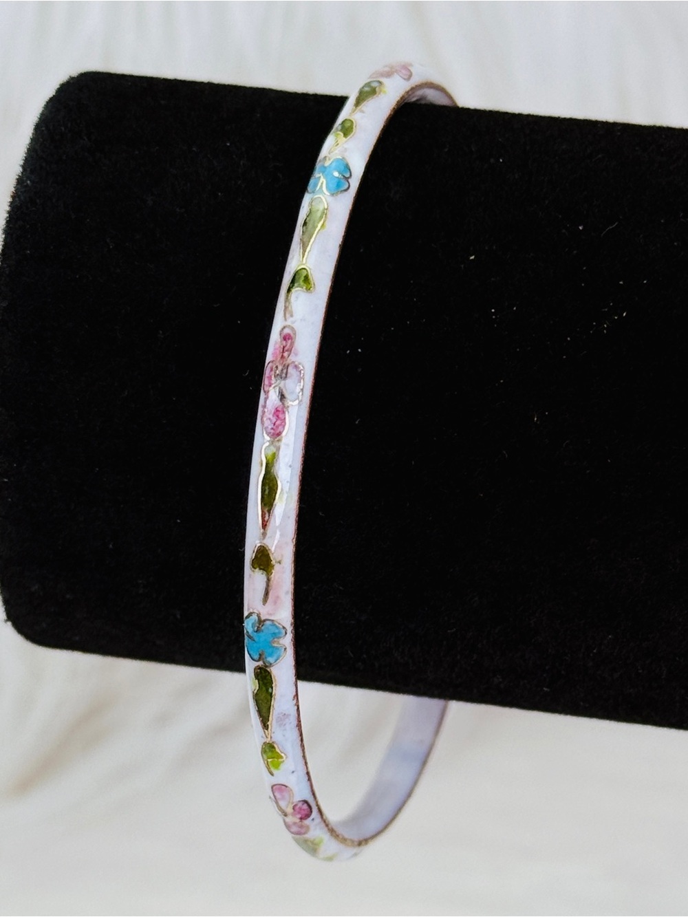Vintage Delicate White Cloisonné Enamel Floral Bangle Bracelet